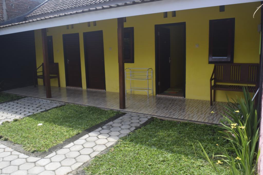 Blue Flame Inn Banyuwangi  Exterior foto