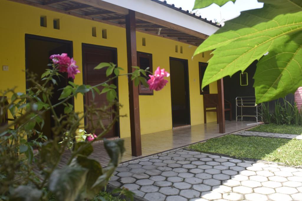 Blue Flame Inn Banyuwangi  Exterior foto