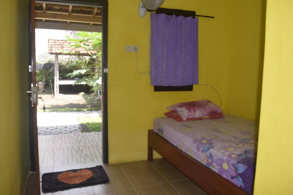 Blue Flame Inn Banyuwangi  Exterior foto